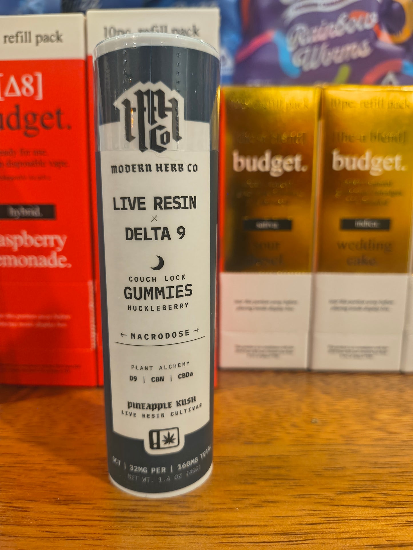 Modern Herb Co – Live Resin × Delta 9 Couch Lock Gummies (Huckleberry) – 32mg Each
